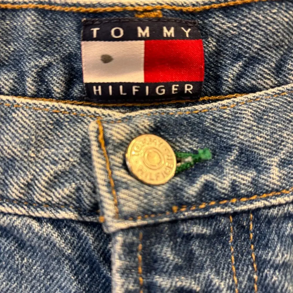 VTG Tommy Hilfiger Men’s Relaxed Fit Straight Leg Jeans 90s Y2K Light Wash, 38